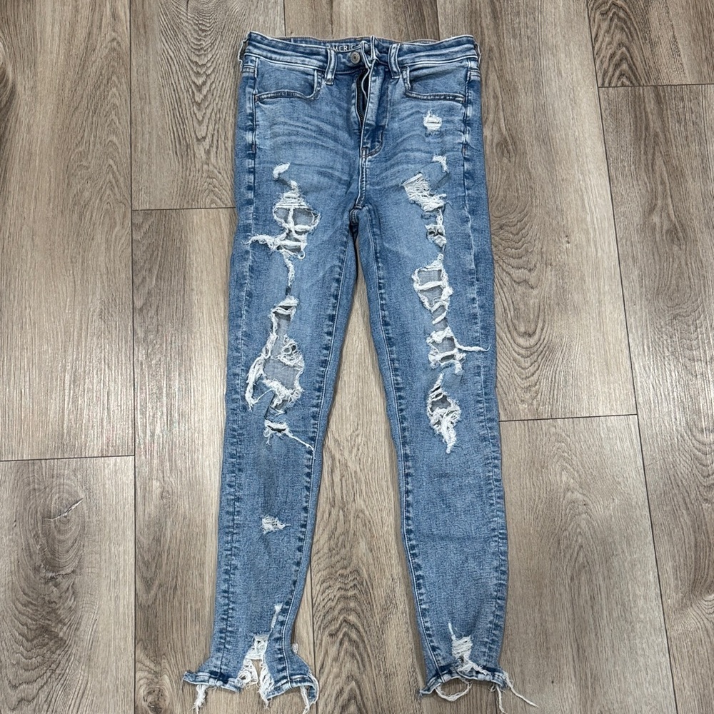 American Eagle Outfitters Light Blue Distressed Skinny Jeans
